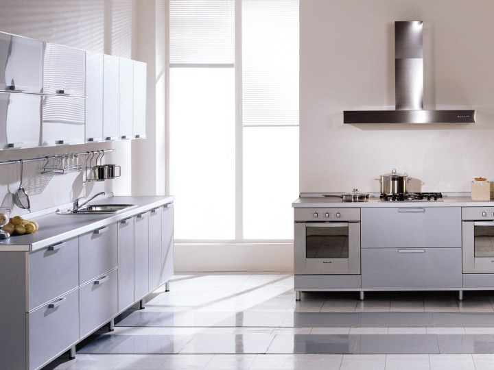 Photo of a minimalist and zero waste kitchen